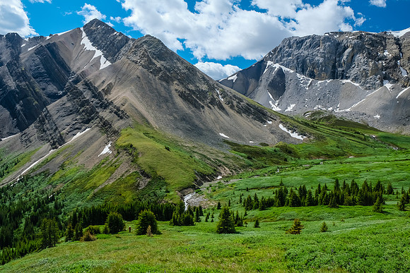 Views back to Littlehorn Peak.