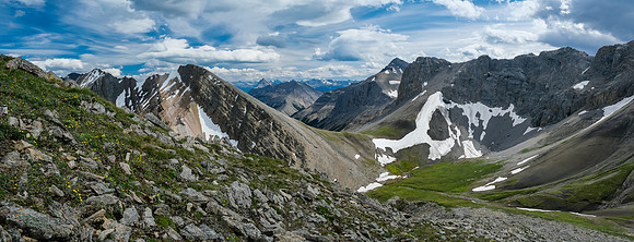 Scrambling Littlehorn Peak with views to Bright Star over the first pass.