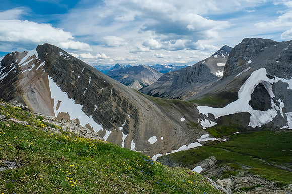 Descending Littlehorn Peak, views over the first pass.