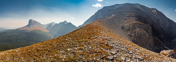 Great views up the east face of Lyall with Beehive Mountain at left along the Great Divide rockwall.