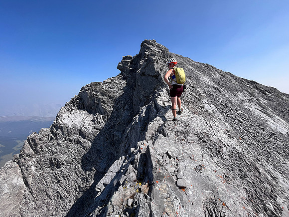 Scrambling the west summit ridge of Puma Peak.