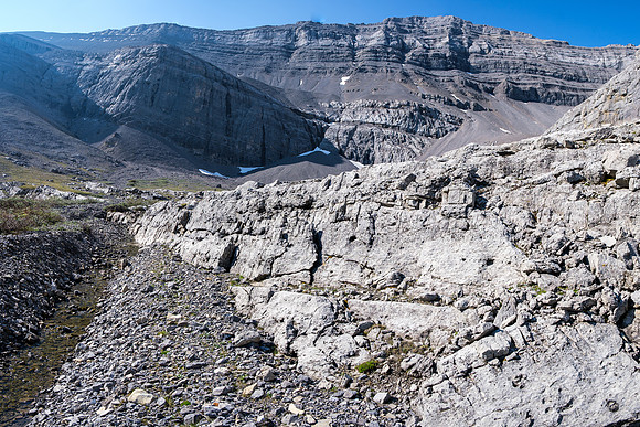 Hiking through the north bowl of HH89.