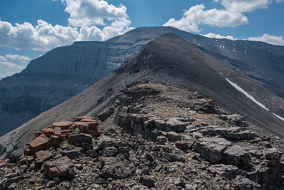 Descending the north ridge of HH89.