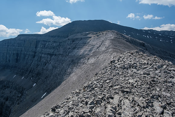 Descending the north ridge of HH89.