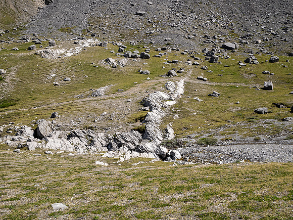Exiting the NE trending valley along Scalp Creek between HH89 and Elch Peak.