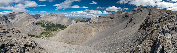 Incredible views over the headwaters of Scalp Creek with Tomahawk Mountain at left and HH89 at center.