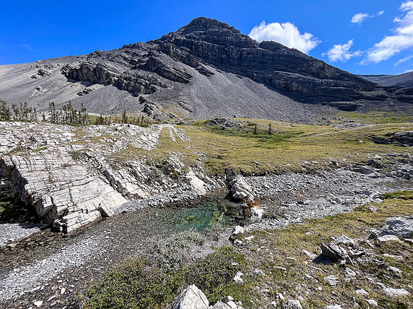 Exiting the NE trending valley along Scalp Creek between HH89 and Elch Peak.