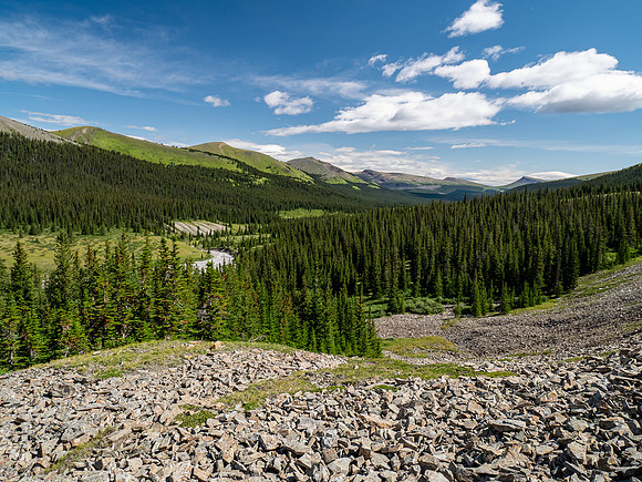 Hiking up an outlier of Elch Peak.