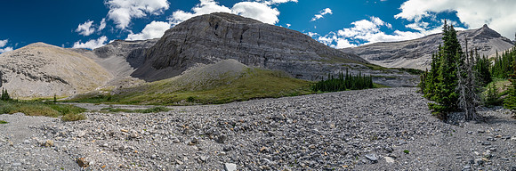 Exiting the NE trending valley along Scalp Creek between HH89 and Elch Peak.