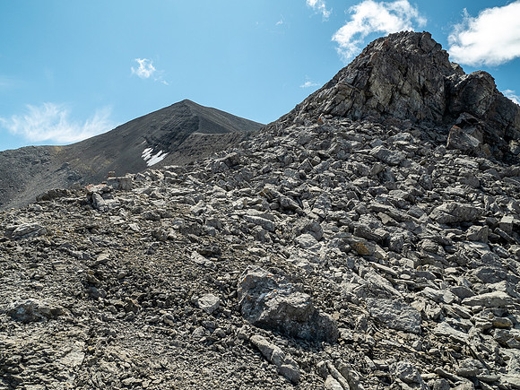Hiking up the NE outlier ridge of GR857-343.