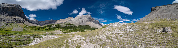Exiting the NE trending valley along Scalp Creek between HH89 and Elch Peak.