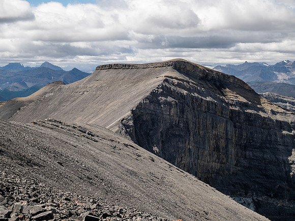 Hiking up the NE outlier ridge of GR857-343 views to Elch Peak.