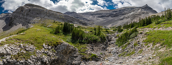 Exiting the NE trending valley along Scalp Creek between HH89 and Elch Peak.