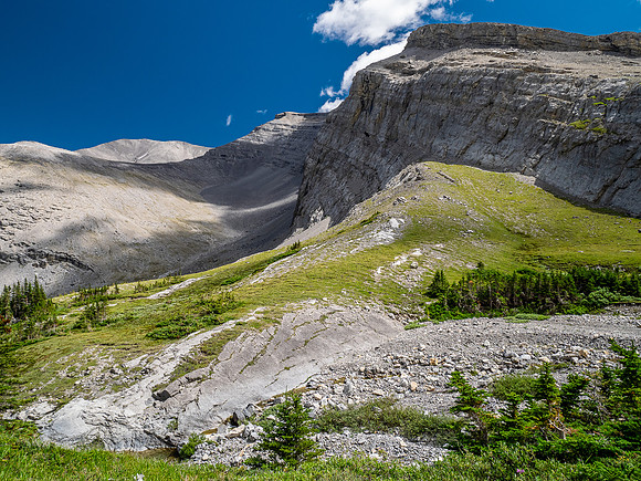 Exiting the NE trending valley along Scalp Creek between HH89 and Elch Peak.