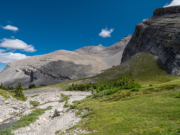 Exiting the NE trending valley along Scalp Creek between HH89 and Elch Peak.
