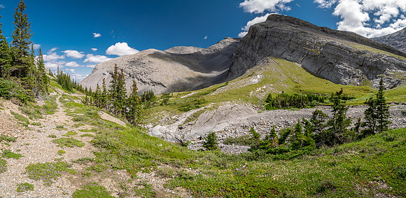 Exiting the NE trending valley along Scalp Creek between HH89 and Elch Peak.