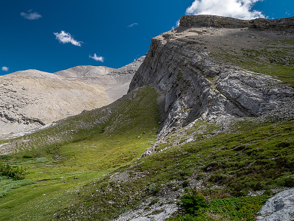 Exiting the NE trending valley along Scalp Creek between HH89 and Elch Peak.