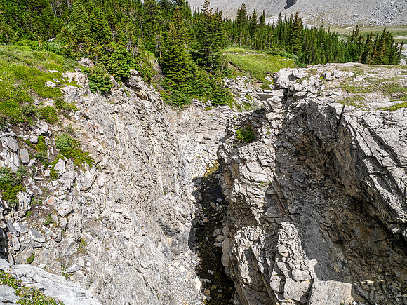 Exiting the NE trending valley along Scalp Creek between HH89 and Elch Peak.