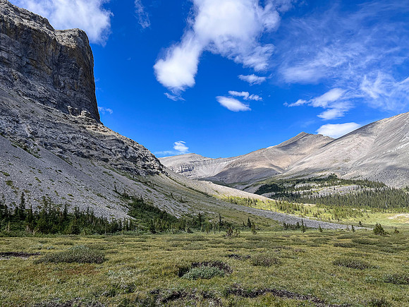 Exiting the NE trending valley along Scalp Creek between HH89 and Elch Peak.