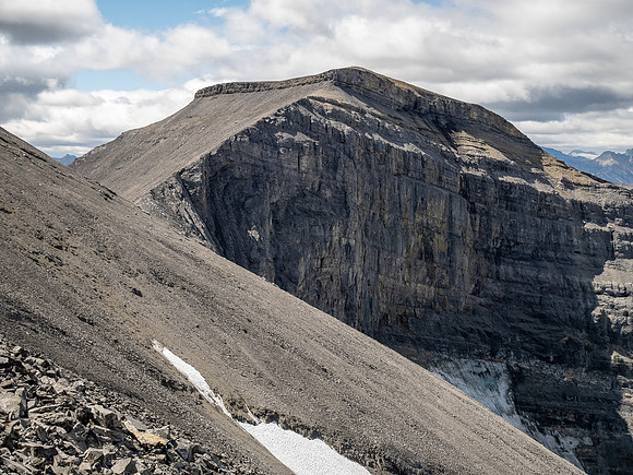 Hiking up the NE outlier ridge of GR857-343.