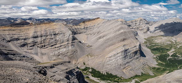 Incredible views over the headwaters of Scalp Creek with Tomahawk Mountain at left.