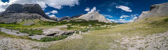 Exiting the NE trending valley along Scalp Creek between HH89 and Elch Peak.