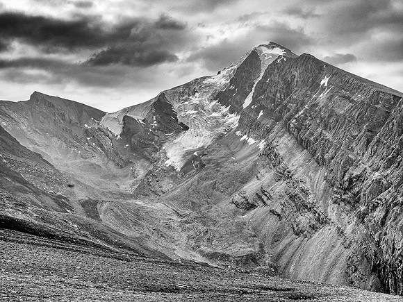 Ascending SW rubble slopes with views to Sunwapta.