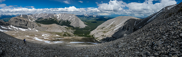 Descending to the NW shoulder from the intermediate summit.