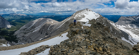 Scrambling the ridge between Baril and Cornwell.
