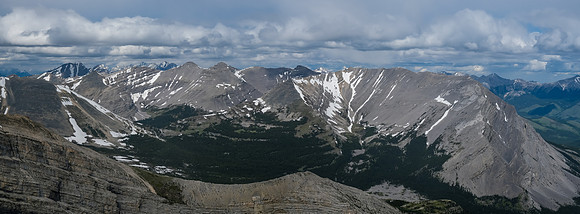 Descending to the NW shoulder from the intermediate summit.