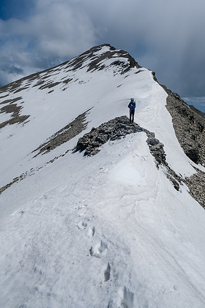 Scrambling the ridge between Baril and Cornwell.