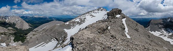 Scrambling the ridge between Baril and Cornwell.