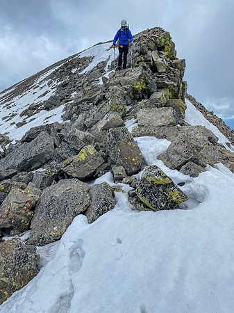 Scrambling the ridge between Baril and Cornwell.