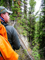 Wietse hiking the cutline.