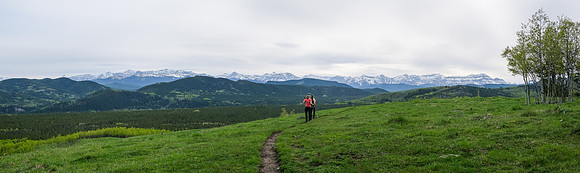 Hiking along the north end of Long Prairie Ridge.