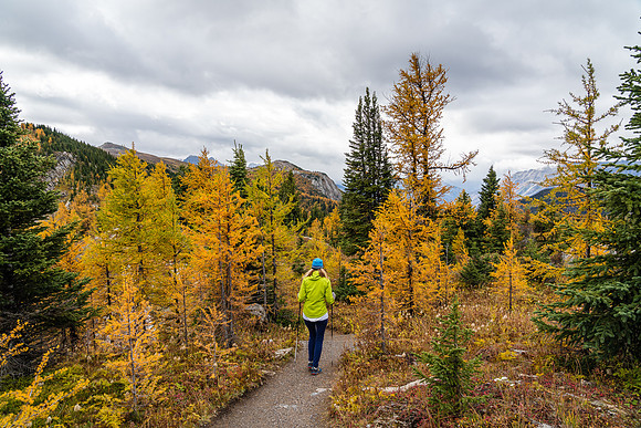 Hiking around Rock Isle Lake.