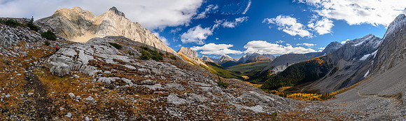 Hiking up to Smuts Pass.