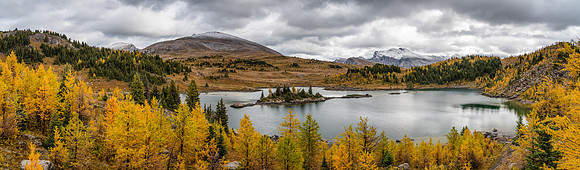 Hiking around Rock Isle Lake.