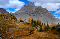 Hiking to Smuts Pass via the Birdwood Lakes.