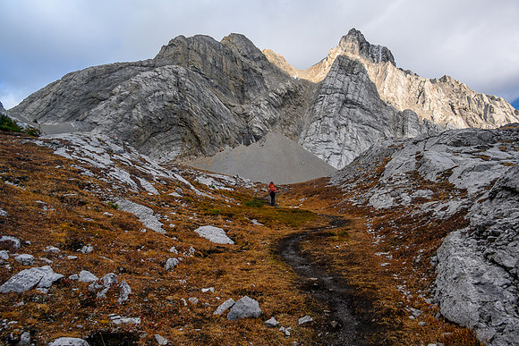 Hiking up to Smuts Pass.