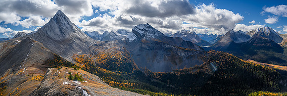 Views down the SE ridge to Birdwood (L), Sir Douglas, Snow Peak, Queen Elizabeth, Leman, Leval (R).