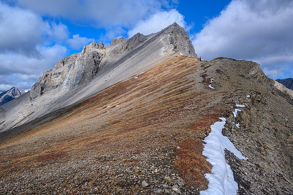 Starting the scramble of the upper SE ridge.