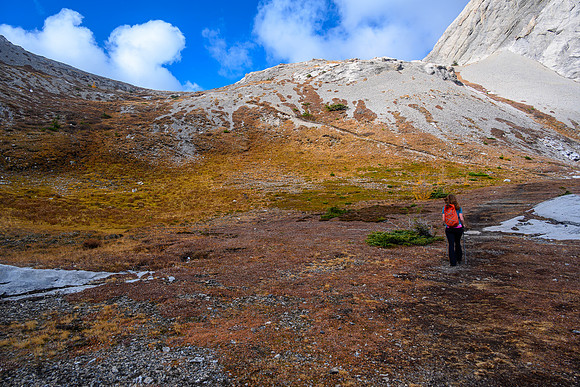 Hiking up to Smuts Pass.