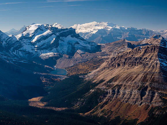 Great views over Merlin Lake and past Mount Richardson towards Lefroy and Mount Victoria.