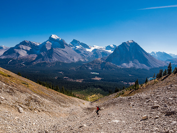 Another gorgeous day as we approach the bottom of the gully.