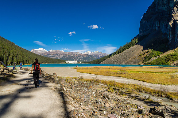 Returning along Lake Louise.