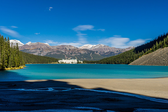 Returning along Lake Louise.