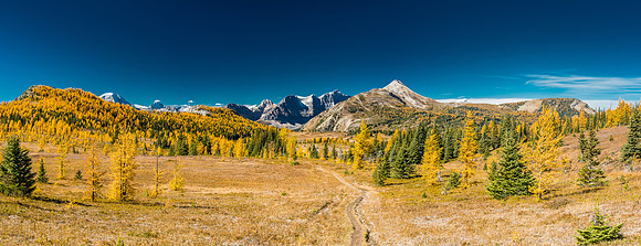 Quartz Hill just right of center - the trail goes up the high shoulder to the right of it.