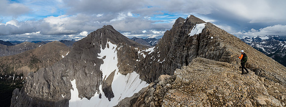 Only two more false summits... Nasswald at center here, with the summit of Golden Mountain to its right.