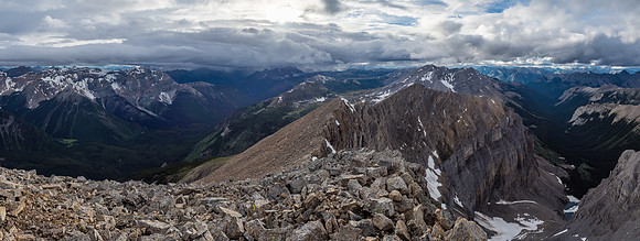 Looking back to the north where we came from, another storm front is quickly moving towards us in the fading light.